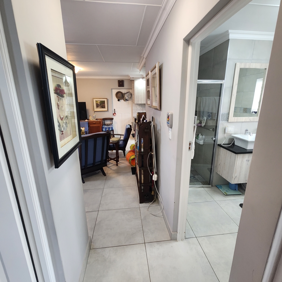2 Bedroom Property for Sale in Dana Bay Western Cape